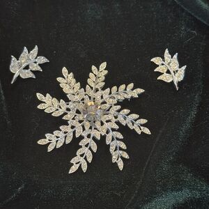 Vintage Sarah Coventry Jewelry Set Snowflake Brooch Pin & Crystal Fern Earrings